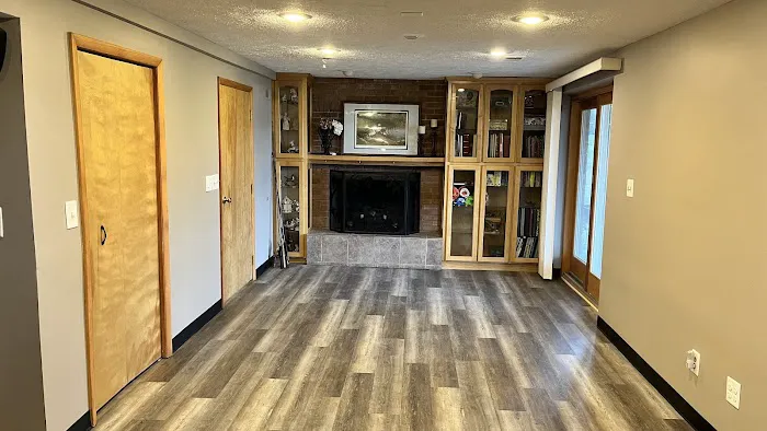 Pleasant Valley Building Picture 8