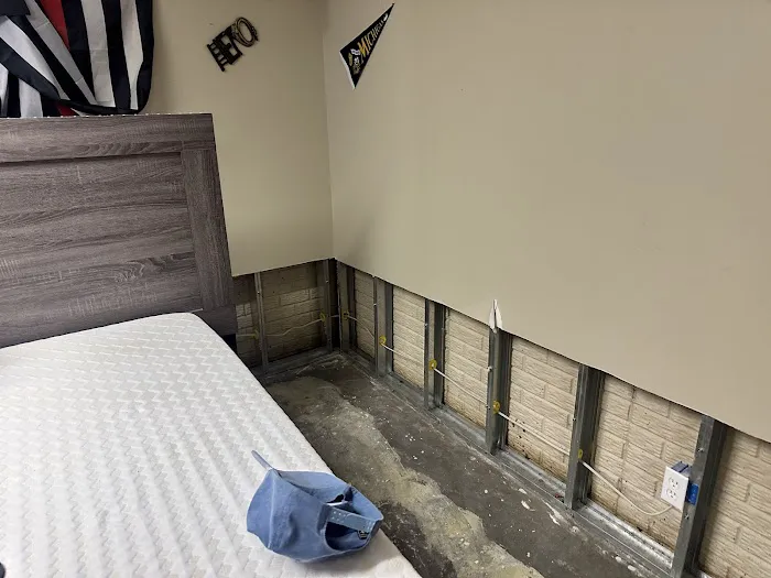 911 of Metro Detroit East Picture 2