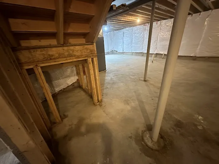 DRY SPACE PROPERTY RESTORATION & EQUIPMENT RENTAL Picture 9