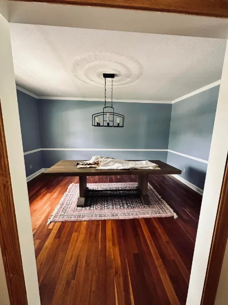 Crown Ambassador Painting Picture 10