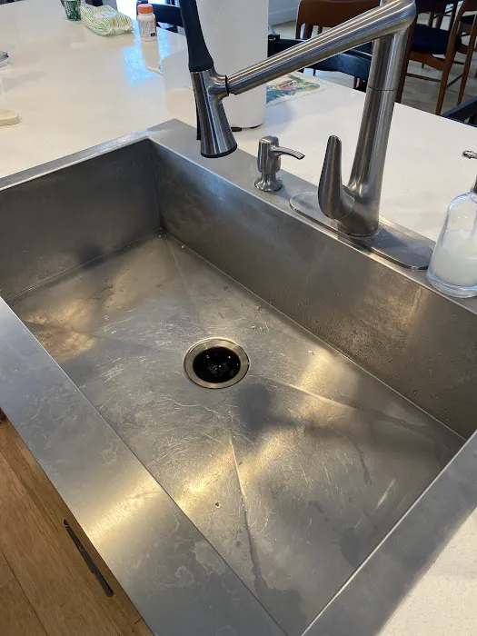 1-Tom-Plumber Picture 1