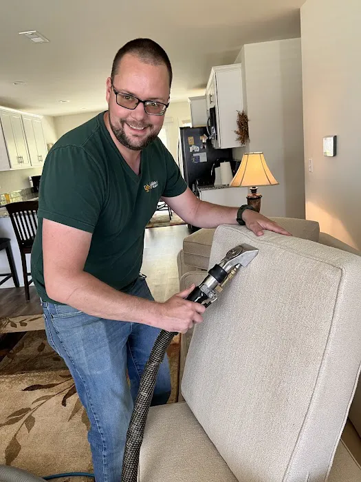 Aladdin's Carpet Cleaning - Buffalo NY Cleaner | Rug, Upholstery, Tile & Grout, Hardwood Floor Cleaning Services Picture 2