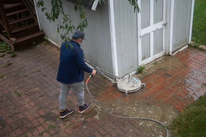 Surratt's Window Cleaning & Painting Picture 9