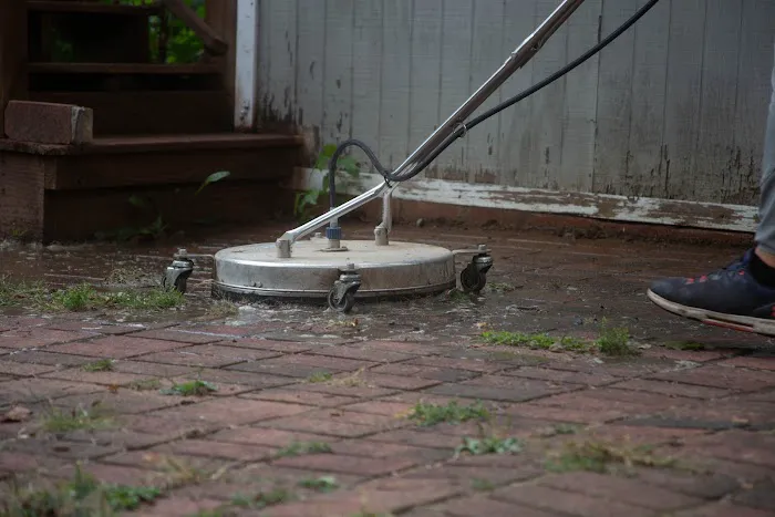 Surratt's Window Cleaning & Painting Picture 6