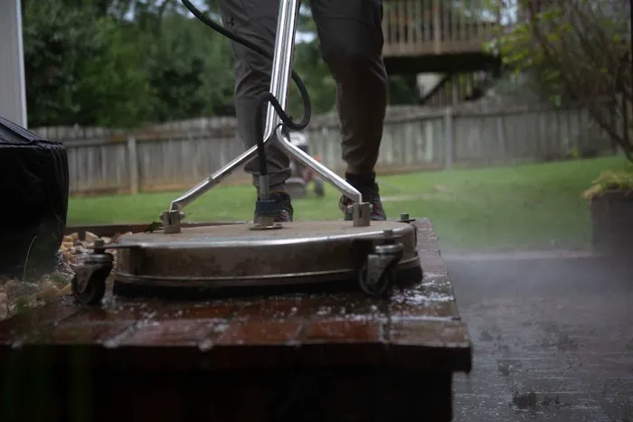 Surratt's Window Cleaning & Painting Picture 7