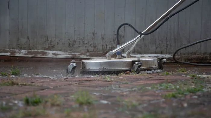 Surratt's Window Cleaning & Painting Picture 5