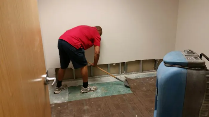 KLEEN N TEAM Picture 5