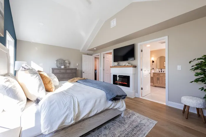 Lotus Restore + Remodel Picture 10