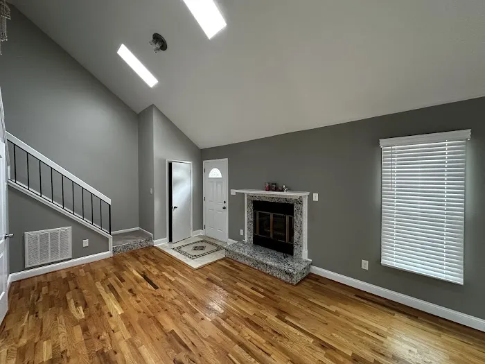 EVEREST’S PAINTING & SONS LLC Picture 8