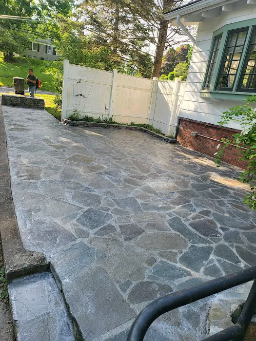 AEK CONSTRUCTION AND LANDSCAPE Picture 7