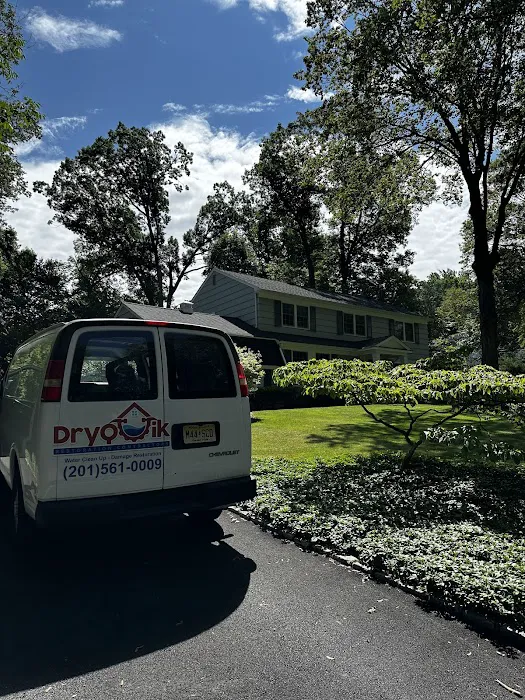DryQuik Water Damage Restoration Picture 2