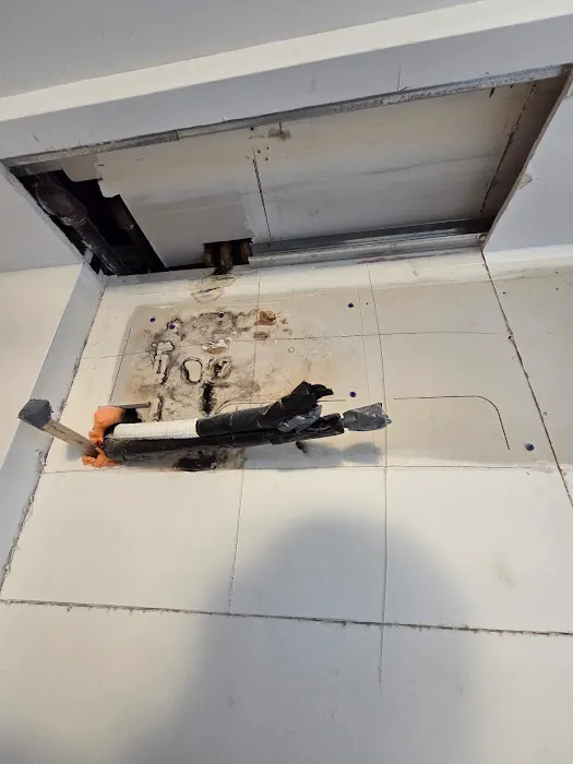 Crown Mold Specialists Picture 1