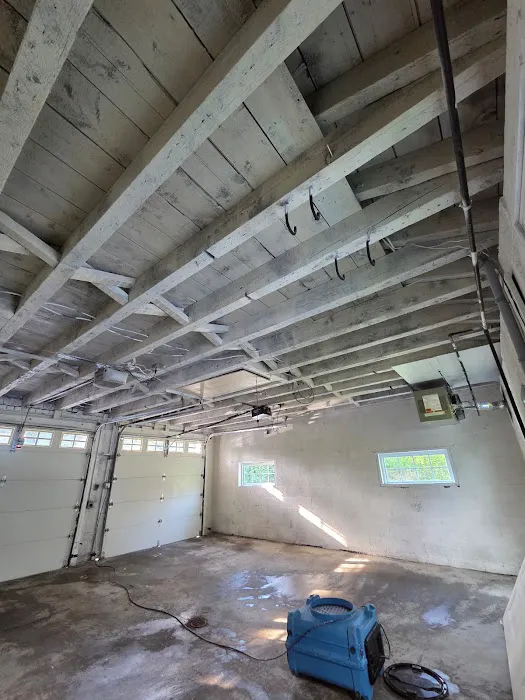 Crown Mold Specialists Picture 10