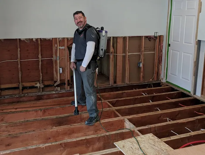 Nash Everett Picture 10