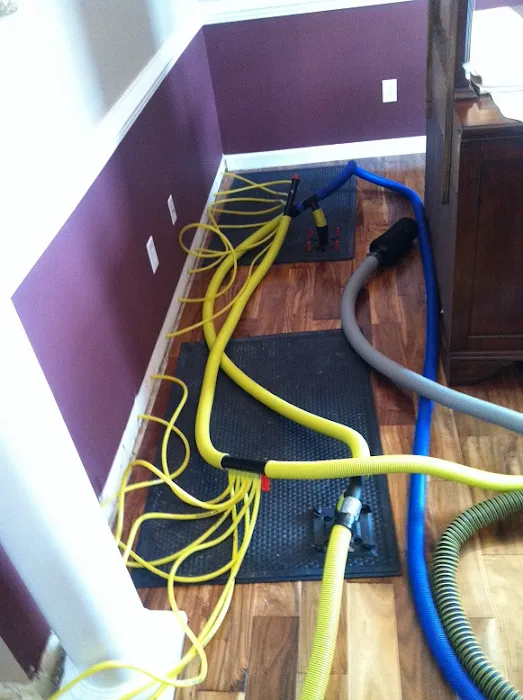 Inside Design Steam Cleaning Picture 1