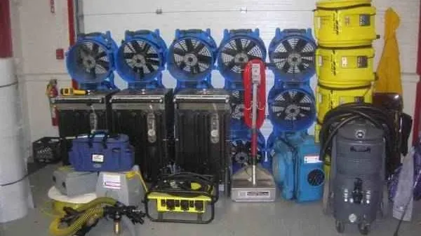 Red Star Restoration Picture 2