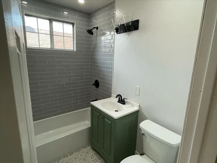 Carle Place Picture 10