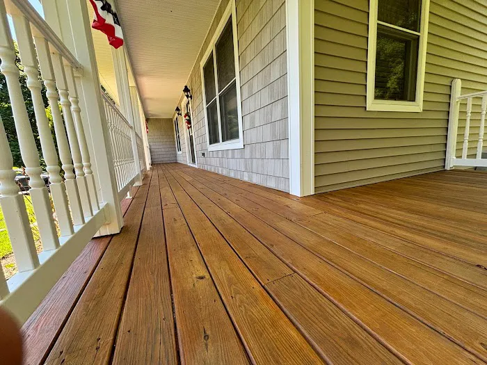 Melo Powerwashing & Painting Picture 8