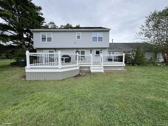 Melo Powerwashing & Painting Picture 7