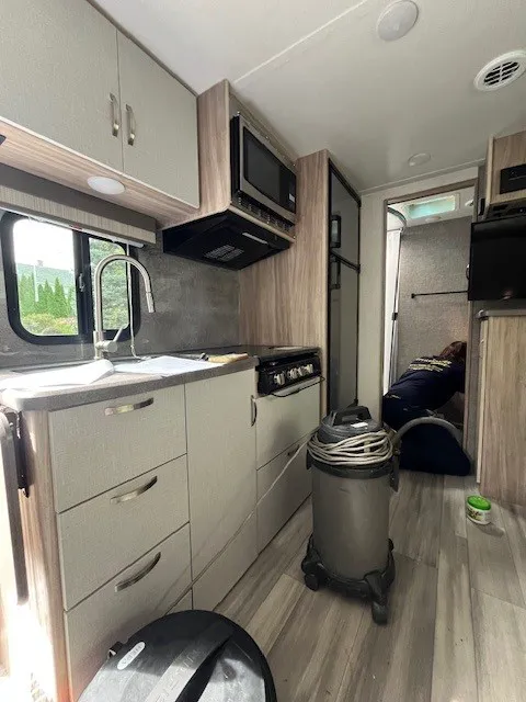 Water Damage Drying Services Picture 9