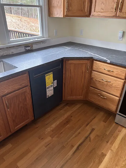 Hickory Harbor Homes Picture 10