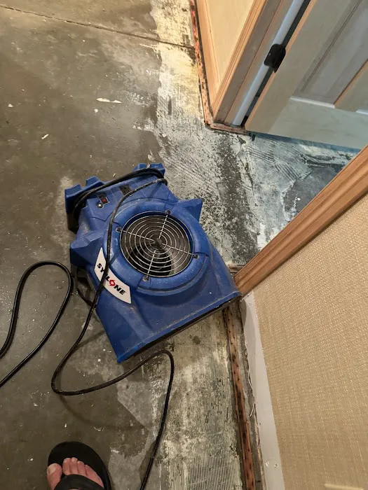 Water Damage Cleanup .AI CORP | American Restores Group Picture 3