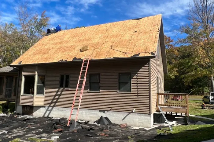 First Response Restoration Wisconsin | Water | Roofing | Mold | Siding | Gutters Picture 7