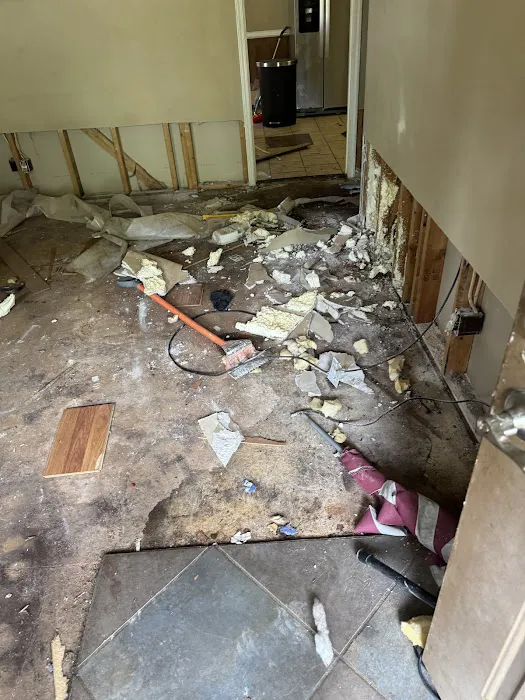 DEC FIRE & WATER RESTORATION Picture 3