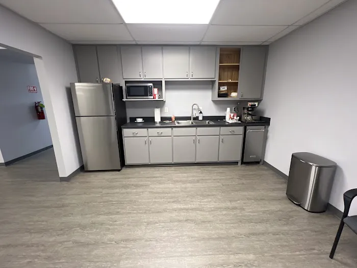 RD LOWES, INC. Picture 10