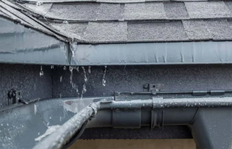 How to Handle Water Damage From Roof Leaks