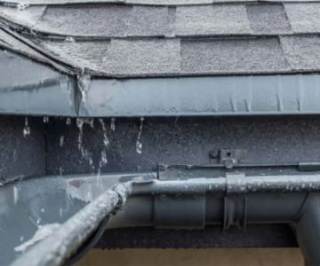 How to Handle Water Damage From Roof Leaks