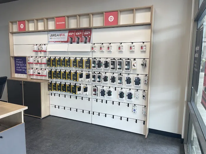 uBreakiFix - Phone and Computer Repair Picture 2