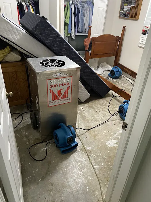 24/7 WATER FLOOD MOLD MITIGATION AND RESTORATION INSURANCE CLAIMS SPECIALIST Picture 1