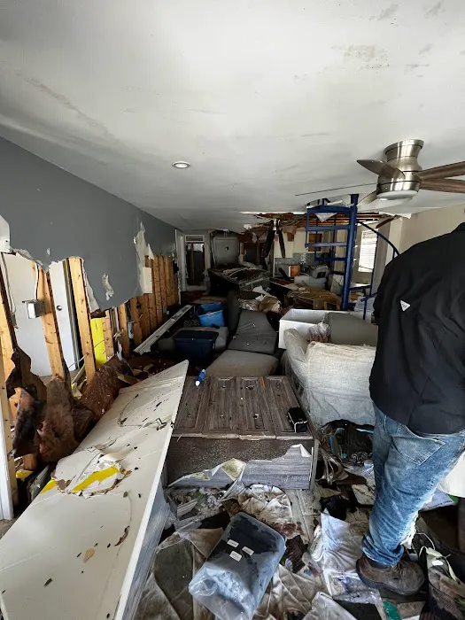 Above Water Cleaning Picture 3