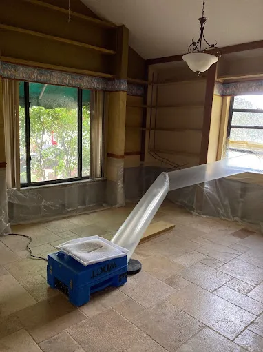 Water Damage Cleanup Team Picture 5