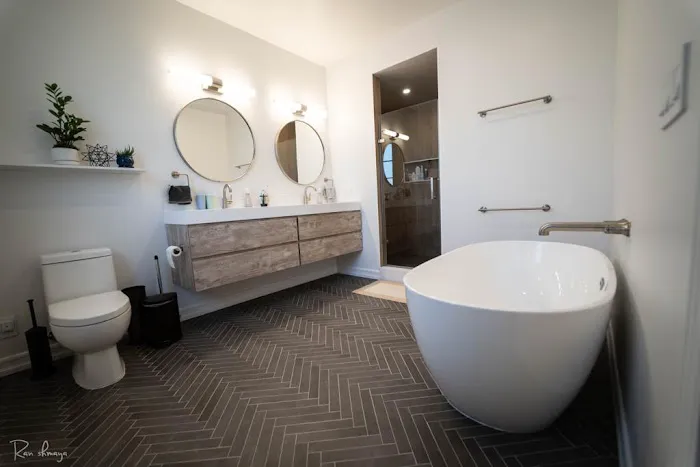 RAINCITY RESTORATION LLC Picture 4