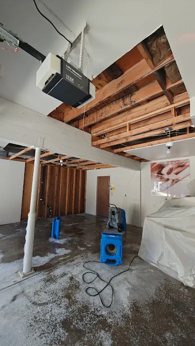 4 Seasons Restoration LLC Picture 9