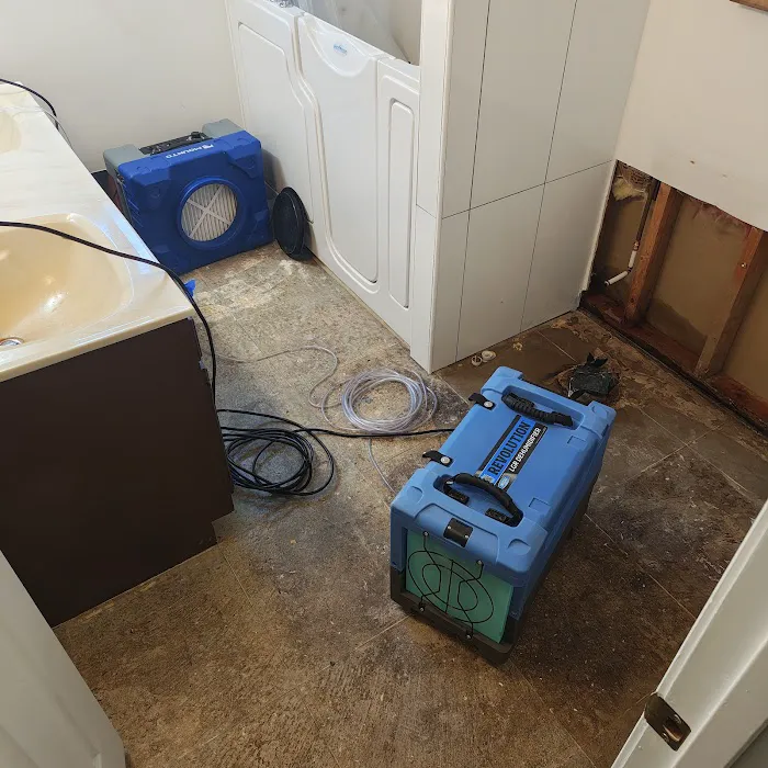 4 Seasons Restoration LLC Picture 8