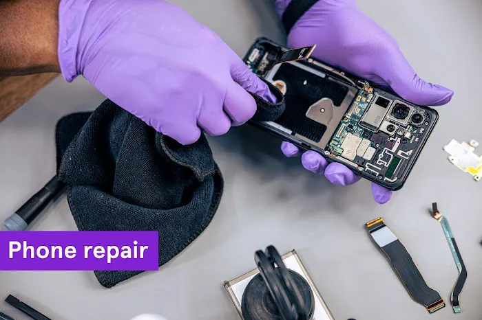 uBreakiFix - Phone and Computer Repair Picture 9