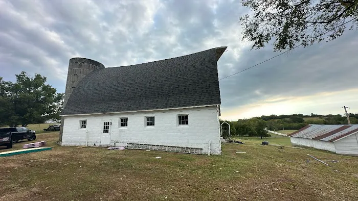 SRA Roofing & Gutters Picture 5