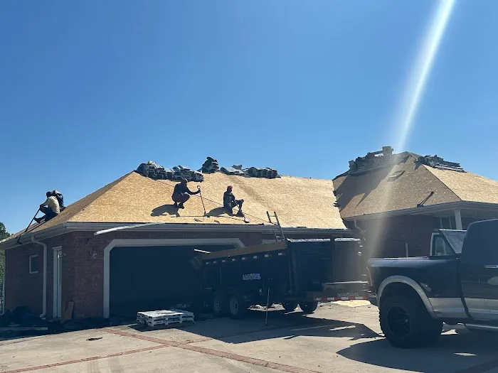 SRA Roofing & Gutters Picture 9