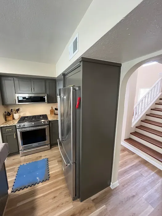 Madera Wood Works&Kitchen Cabinets Repainting Picture 1