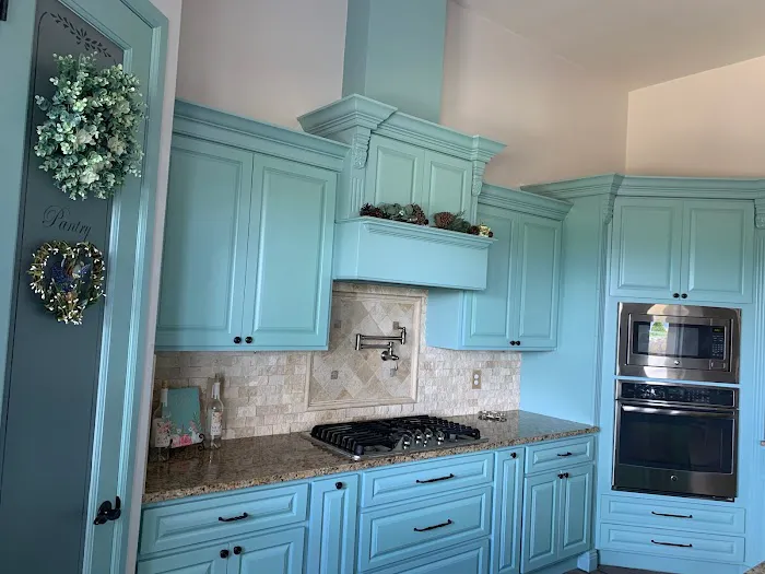 Madera Wood Works&Kitchen Cabinets Repainting Picture 3