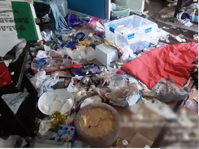 Spaulding Decon - Hoarding & Biohazard Cleanup St. Louis Picture 4