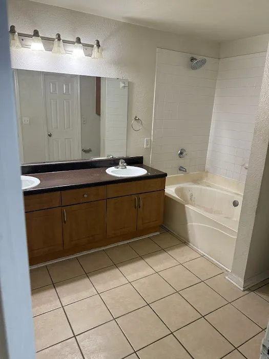 Econ Biohazard Services Picture 7