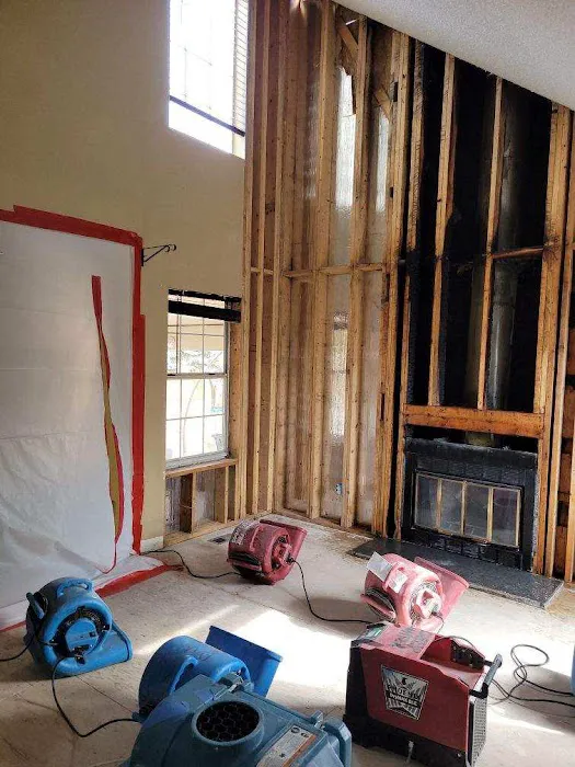 Deep Water Emergency Services & Restoration Picture 1