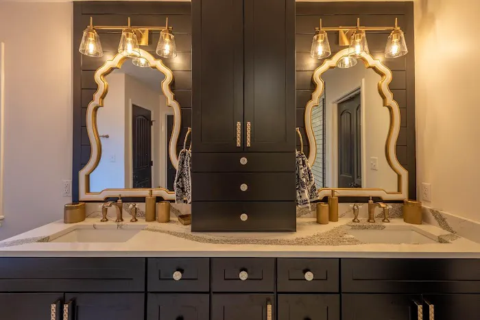 An Extra Hand Picture 3