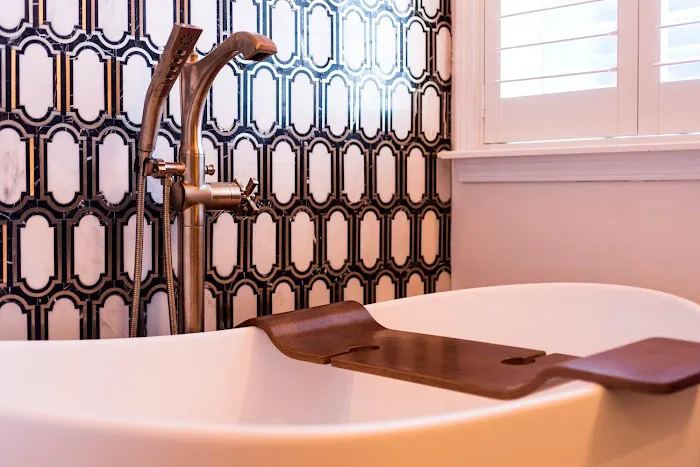 An Extra Hand Picture 6