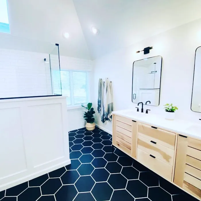 An Extra Hand Picture 9