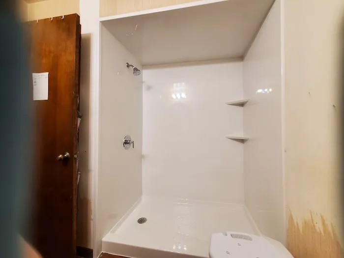 Bath Planet of Central Illinois Picture 1